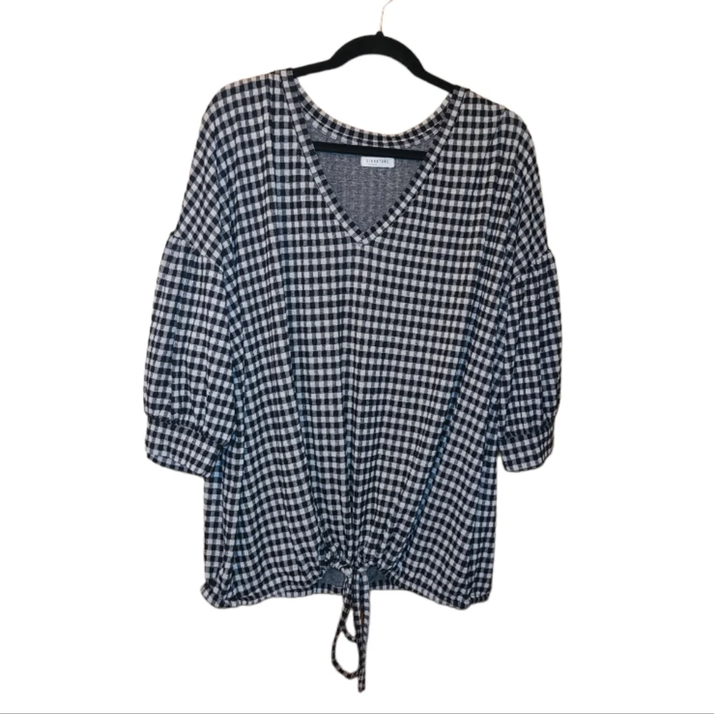 Signature Reitmans Plaid Long Sleeve V Neck Top - Picture 3 of 8